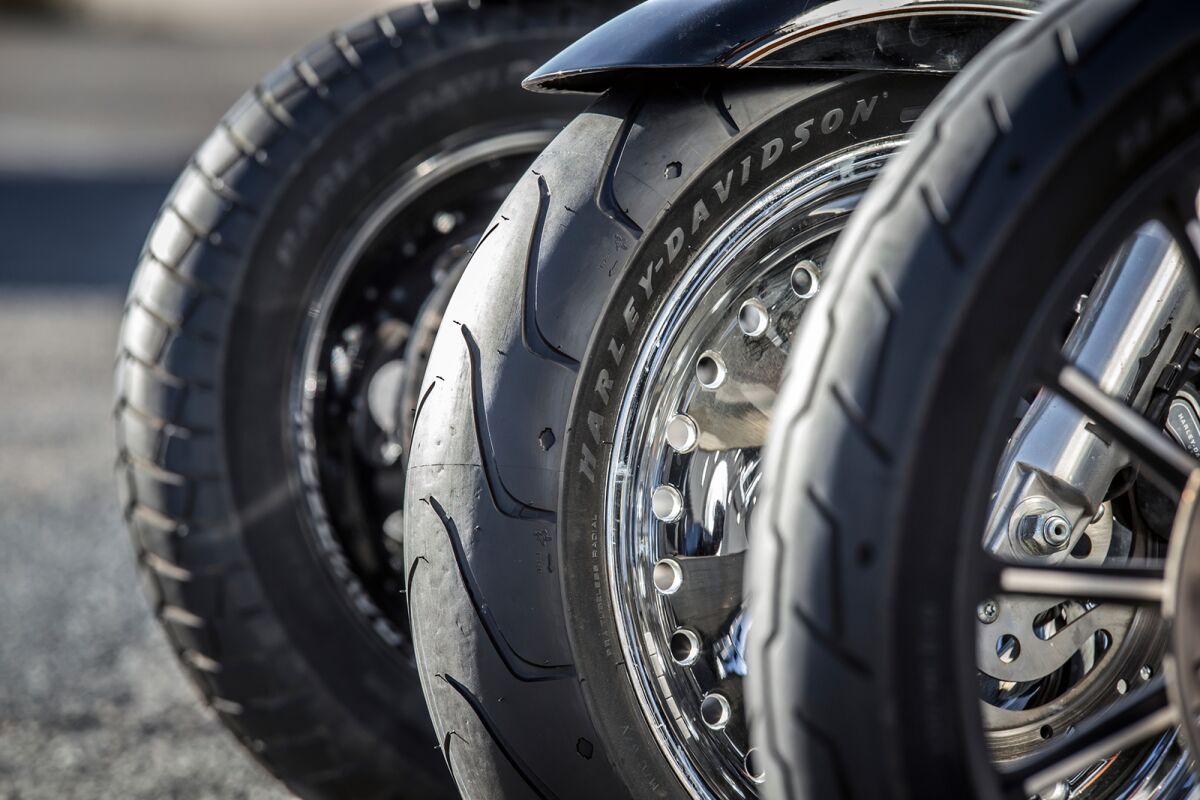 SCHR11 R 240/40R18 79V TL